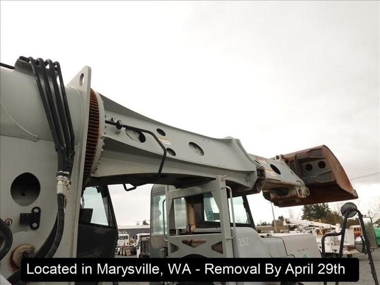 2009-gradall-xl3100-image-39