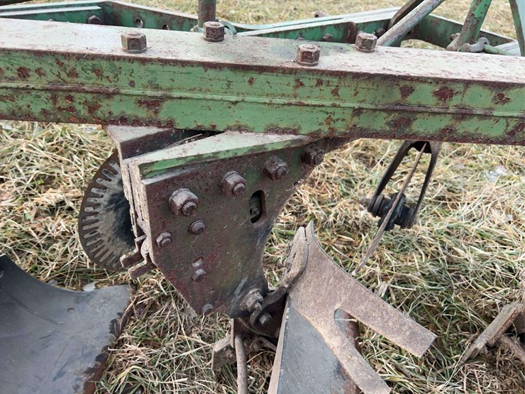 john-deere-four-bottom-plow-image-28
