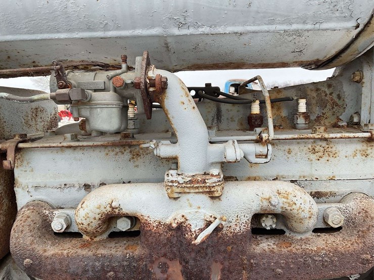 fordson-with-mounted-plow-image-18