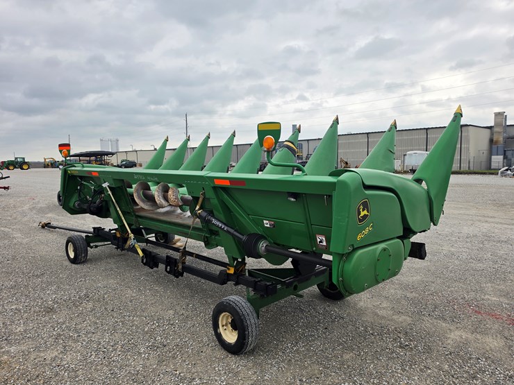 2010-john-deere-608c-image-9