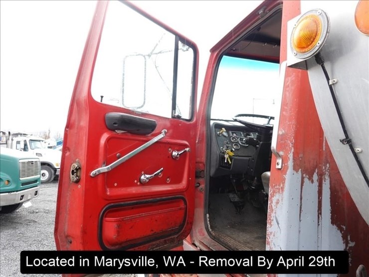 1991-ford-l9000-image-19