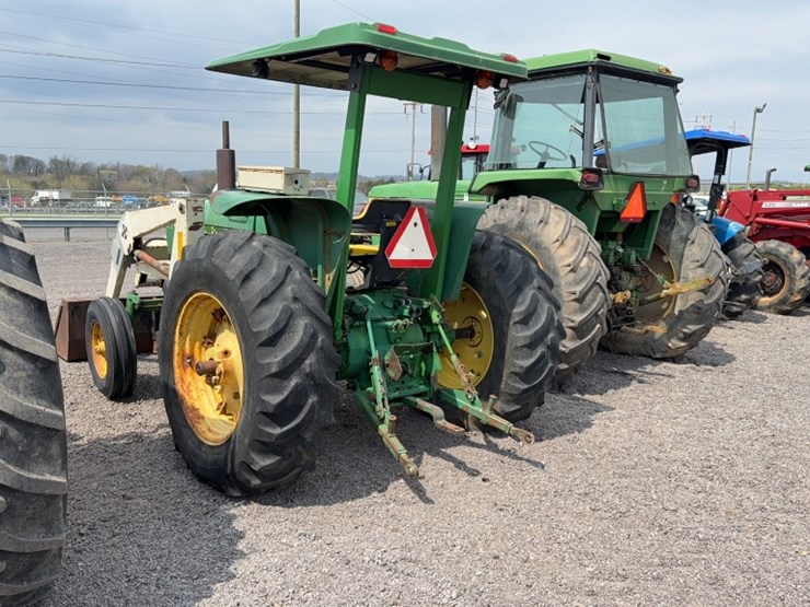 john-deere-2440-image-12