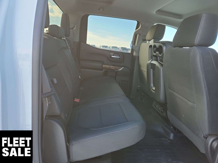 2019-chevrolet-silverado-1500-image-18