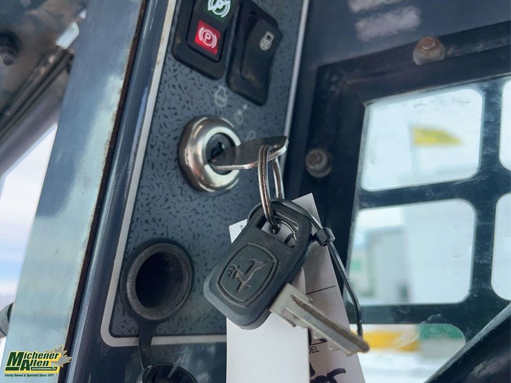 2012-gehl-1640-image-17