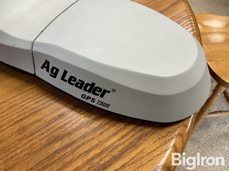 ag-leader-gps-7500-globe-image-13