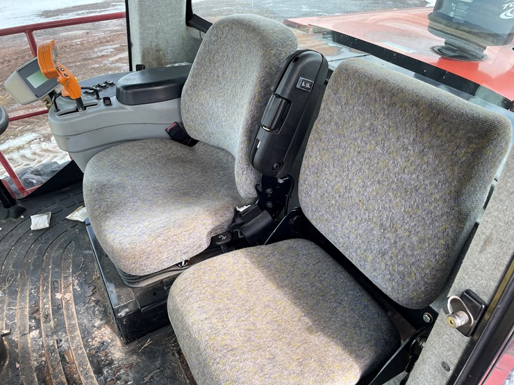 2011-new-holland-h8060-image-52