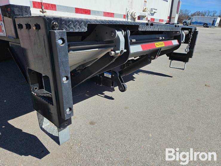 2022-massey-ferguson-730-image-16