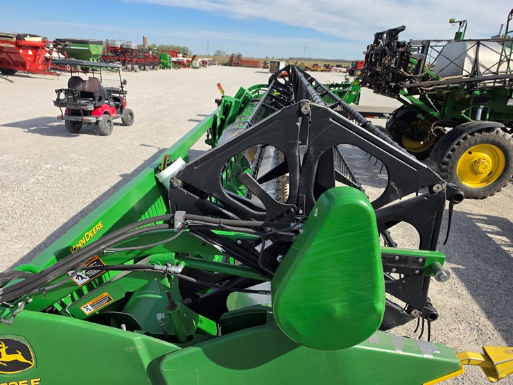 2013-john-deere-625f-image-3