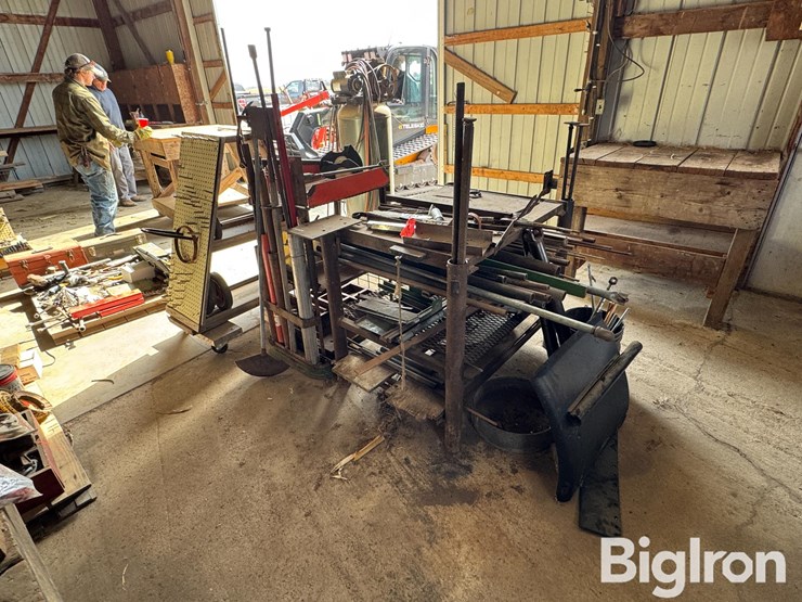 work-benches/tools/supplies-image-5