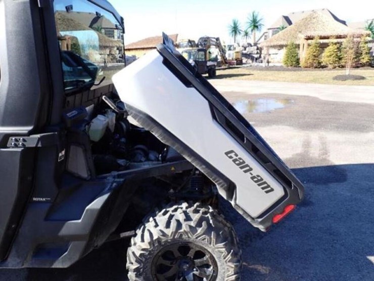 2021-can-am-defender-limited-hd10-4x4-side-by-side-image-36