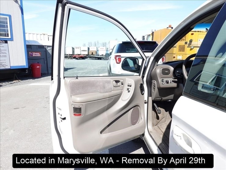 2001-dodge-grand-caravan-image-2