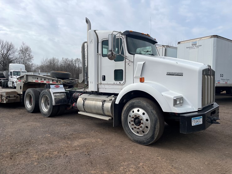 #240-•-2005-kenworth-truck-tractor-(has-mn-title)-(mora,-mn)-image-5
