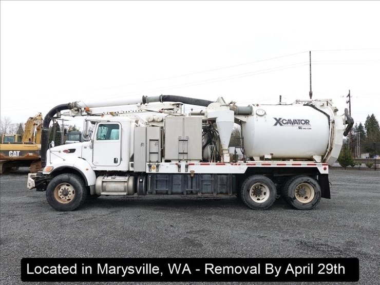 2011-peterbilt-348-image-4