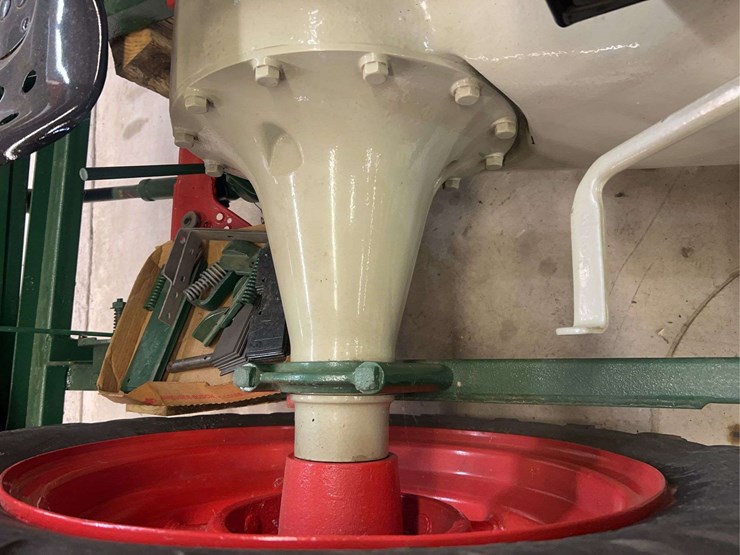 1927-fordson-with-continental-corn-picker-image-36