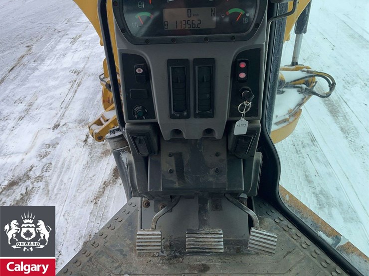 2011-caterpillar-140m-image-15