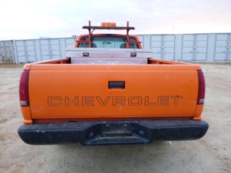 2000-chevrolet-2500-image-16