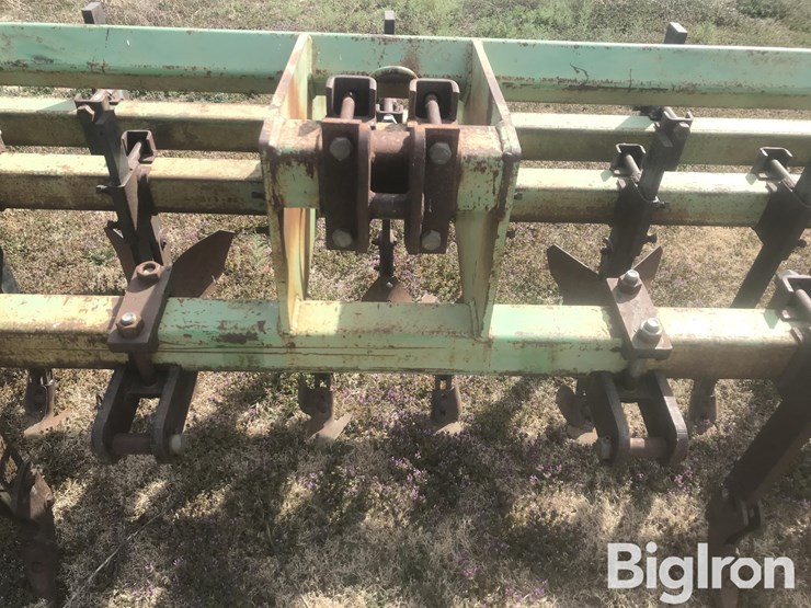 bigham-brothers-s-389-7-row-3-bar-cultivator-image-12