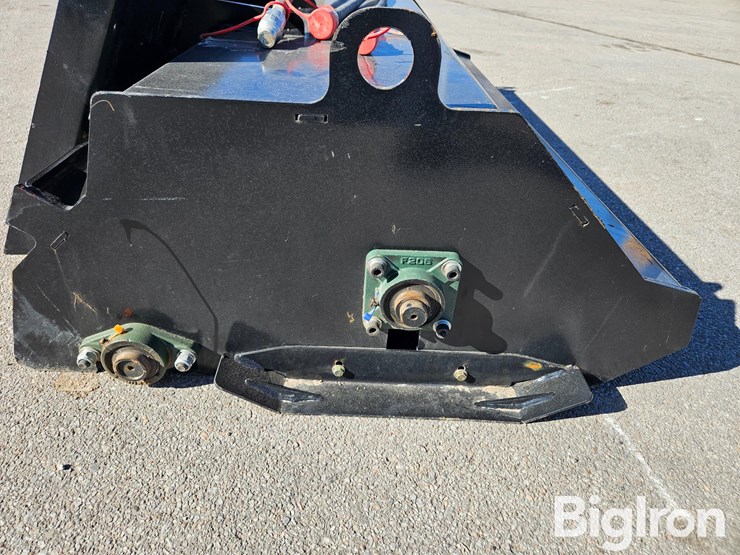 2025-massey-ferguson-730-image-9