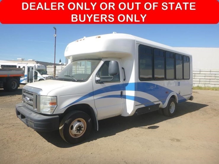 2014-ford-e450-image-1