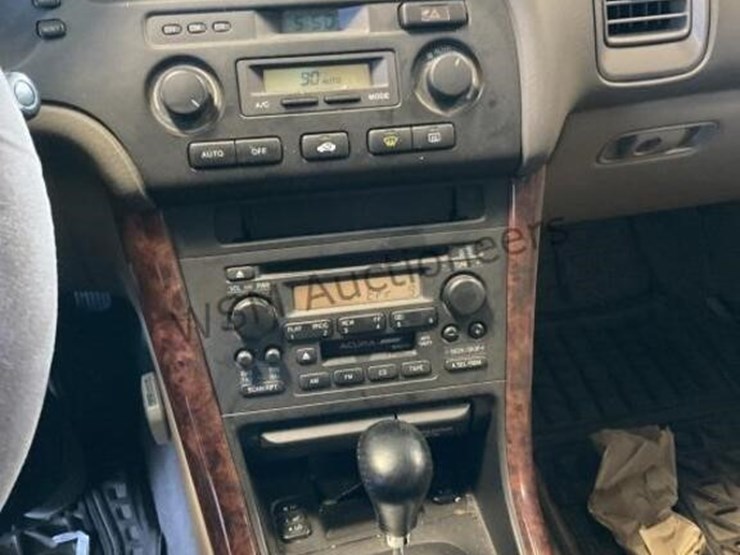 2001-acura-tl-3.2-sdn-image-18