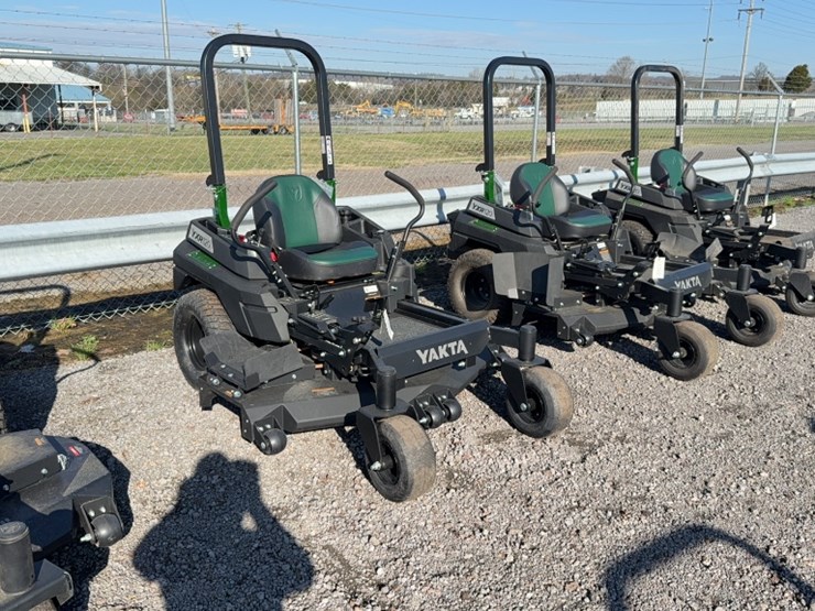 #4052-•-yakta-yxr-120-zero-turn-mower-image-3