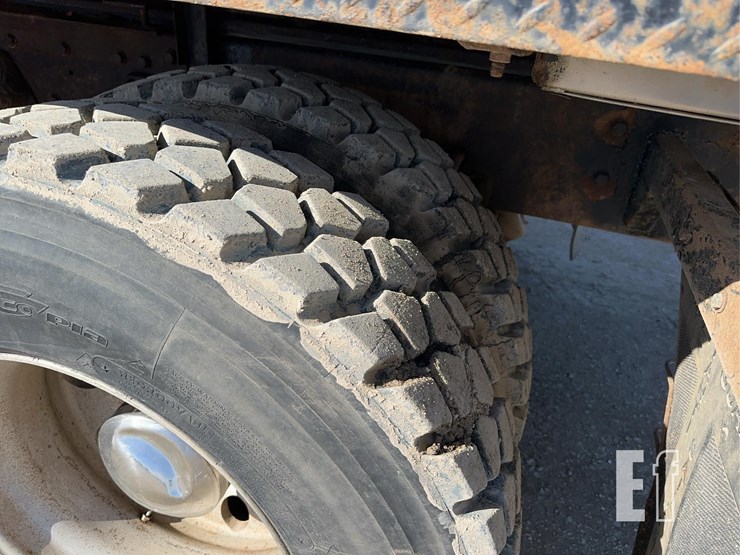 2005-kenworth-t800-image-37