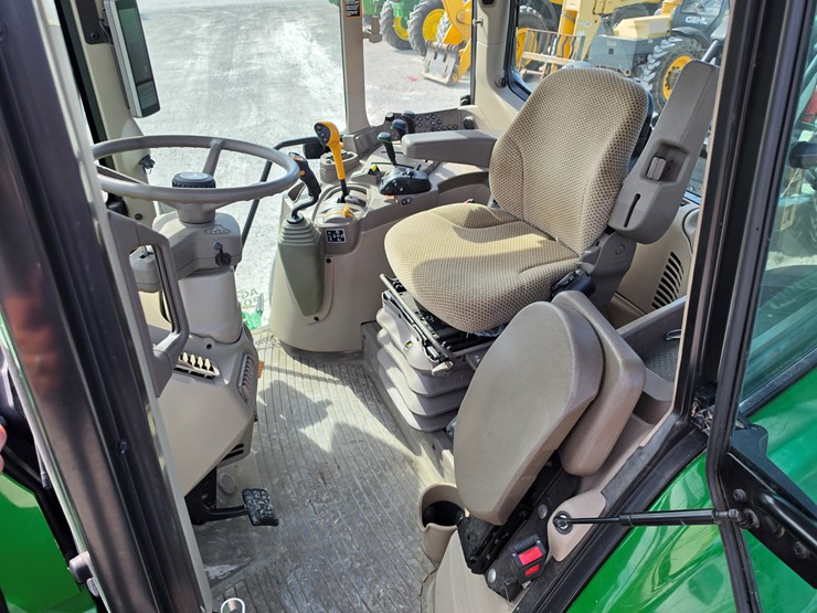 2023-john-deere-6130m-image-17