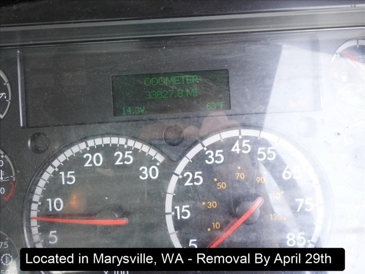 2020-freightliner-m2-106-image-21