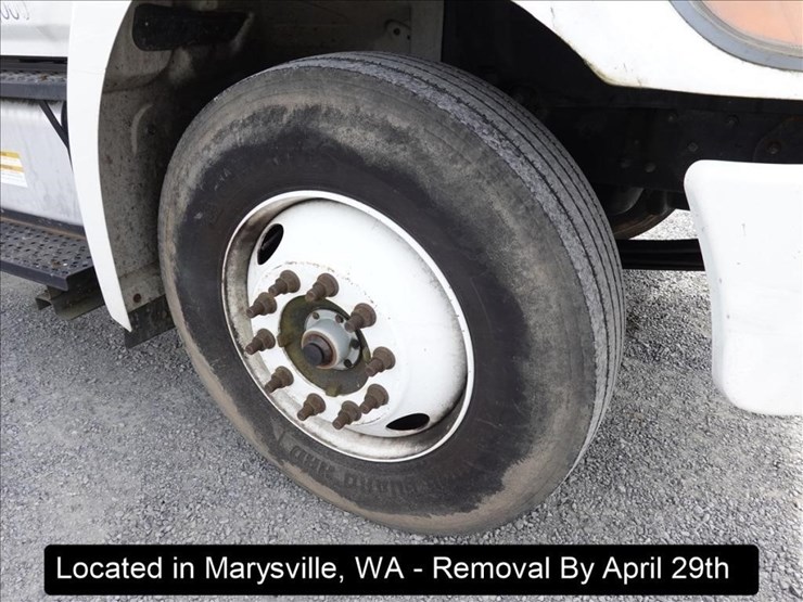 2009-hino-268-image-21