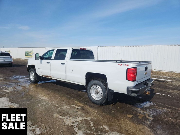 2015-chevrolet-silverado-3500hd-image-3