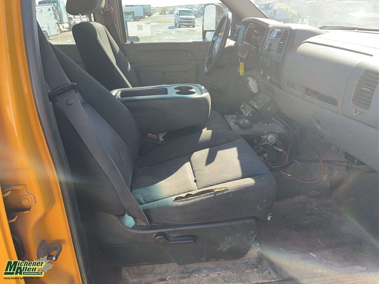 2011-gmc-sierra-2500hd-image-21