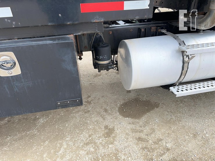 2003-kenworth-t800-image-19