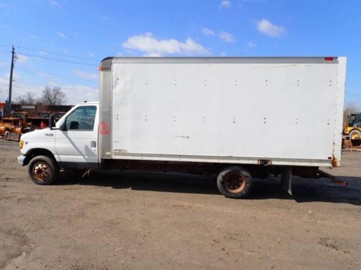 2001-ford-e350-image-8