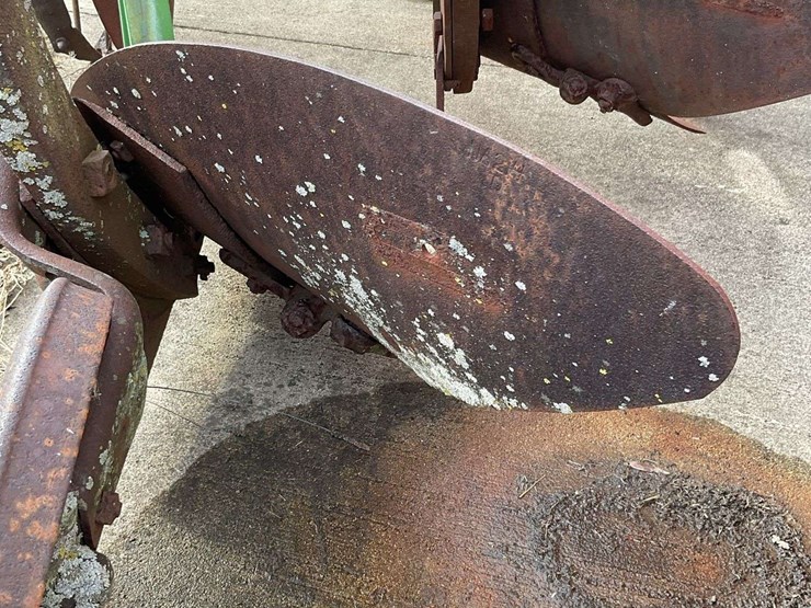 john-deere-12-image-16