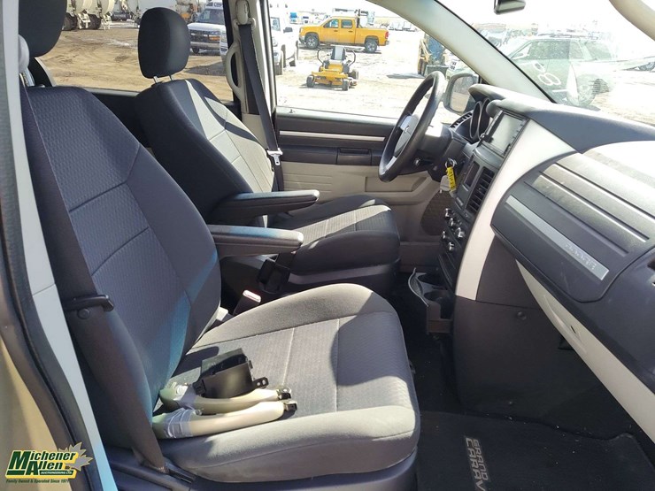 2010-dodge-grand-caravan-se-image-17