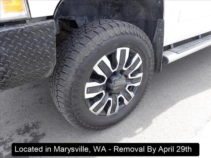 2011-chevrolet-3500-image-22