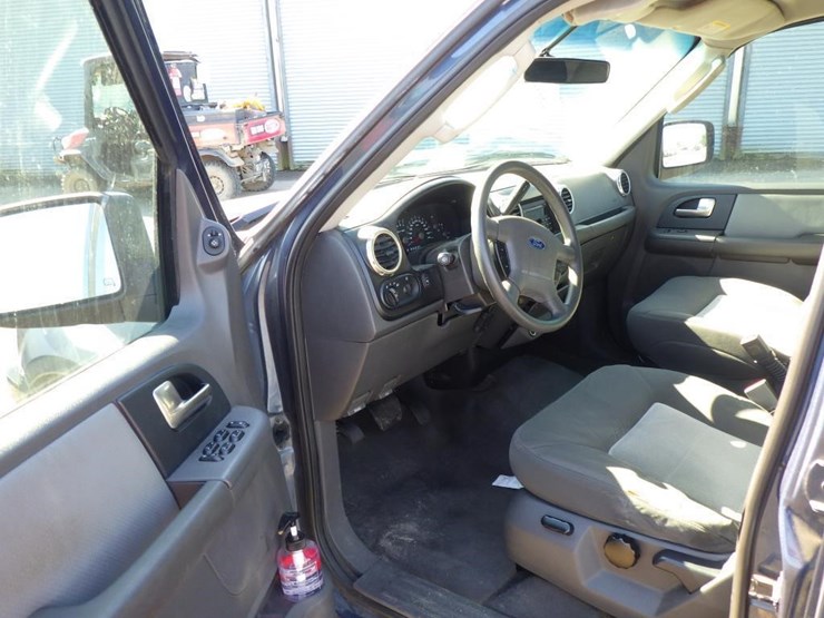 2003-ford-expedition-image-6