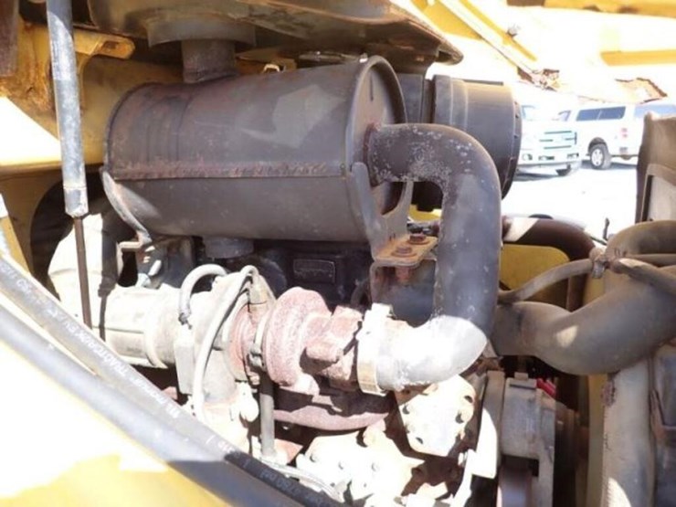 2012-new-holland-b95b-image-65