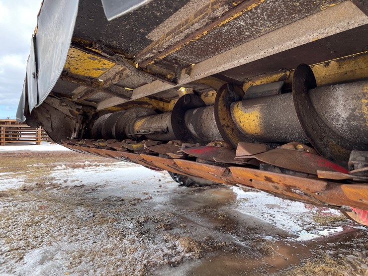 2011-new-holland-h8060-image-14