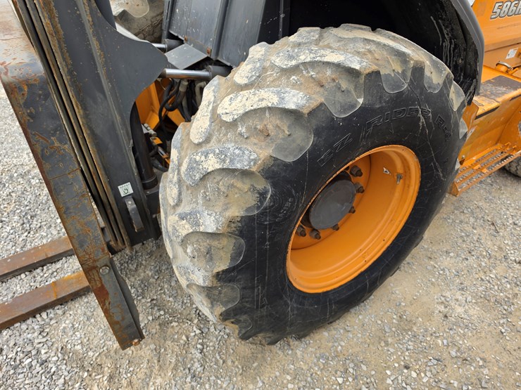 2015-case-586h-image-18