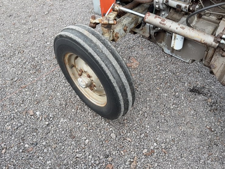 massey-ferguson-245-image-13