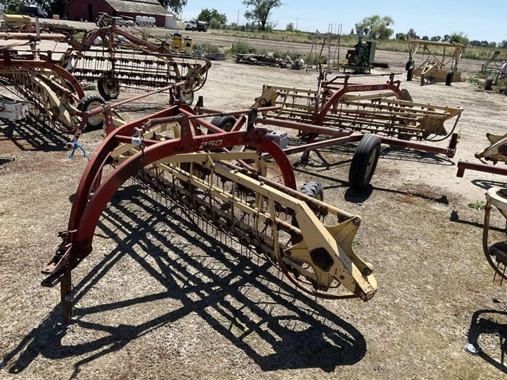 new-holland-260-image-3