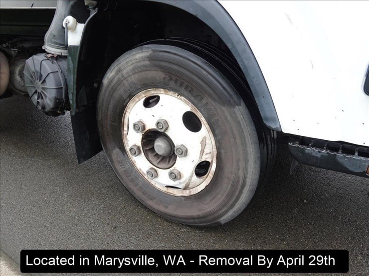 2016-isuzu-nqr-image-19