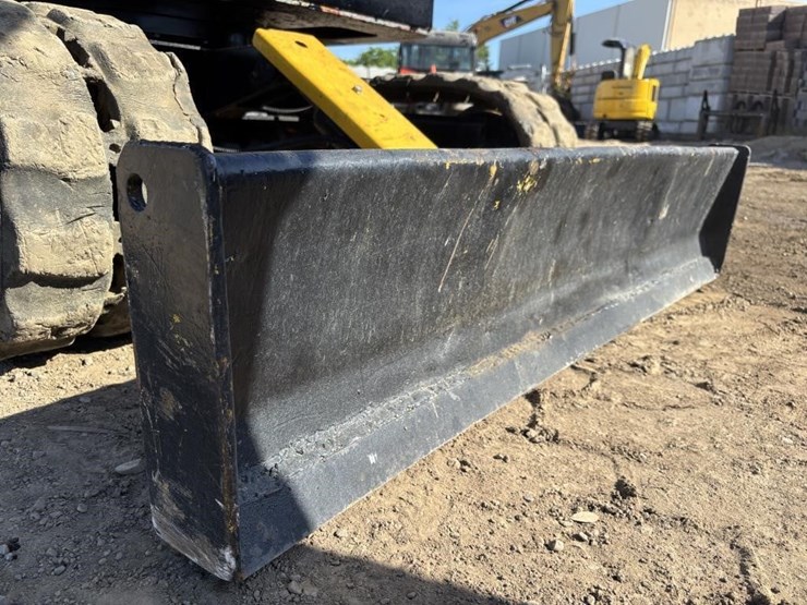 komatsu-pc28uu-image-10