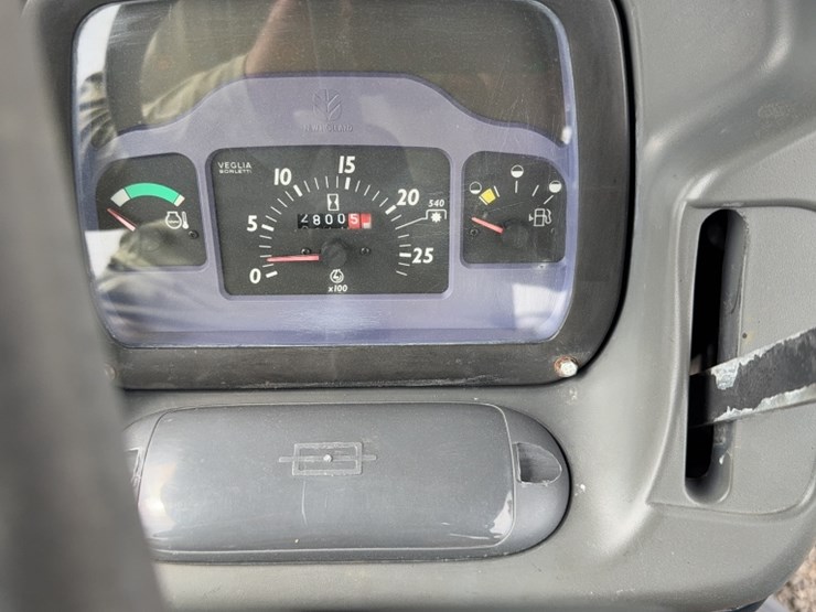 new-holland-tn65-image-21