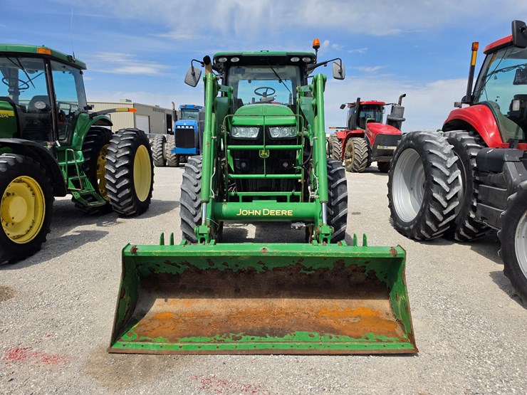 2014-john-deere-7210r-image-2
