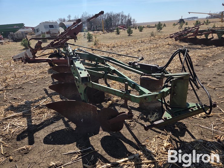 john-deere-plow-image-3