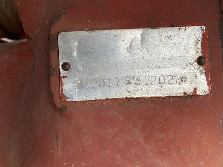 1976-international-686-image-32