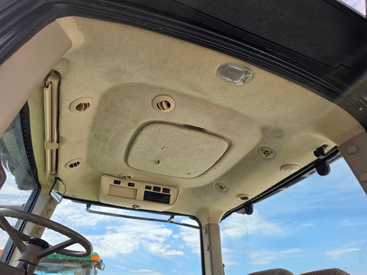 2014-john-deere-7210r-image-17