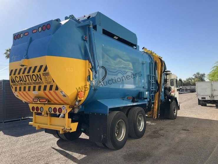 2018-peterbilt-520-image-4